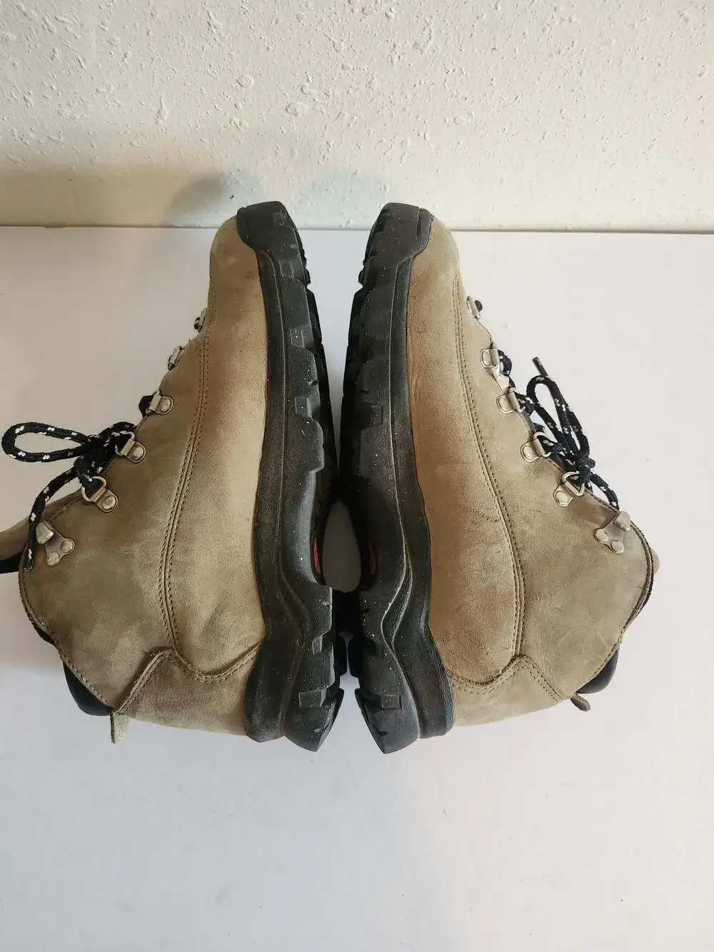 Vintage Nike ACG Air Gimli Brown Suede Hiking Boots Women's Size 7.5